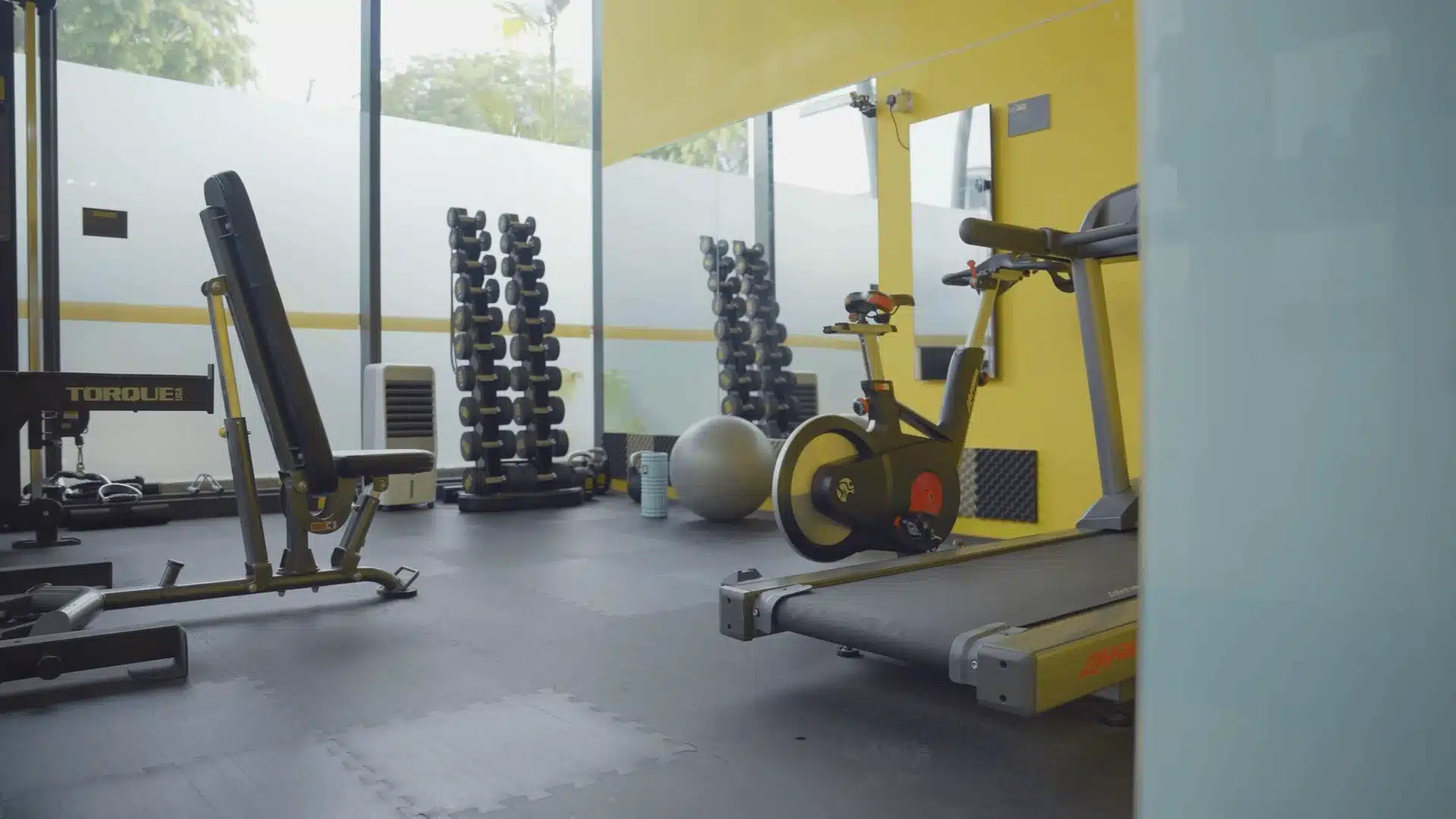 4 Ways to Train Cardio on the Treadmill in 25 Min or Less